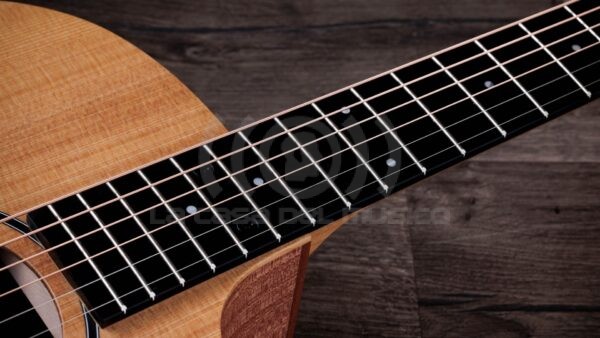 TAYLOR 14CE Guitarra electroacústica Grand Auditorium con corte y sin talón
